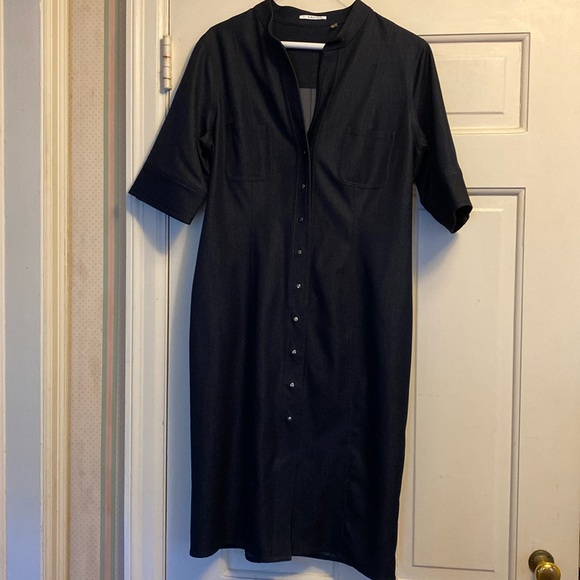 T Tahari Dresses & Skirts - Tahari short sleeve knee length blue dress. Size 10.